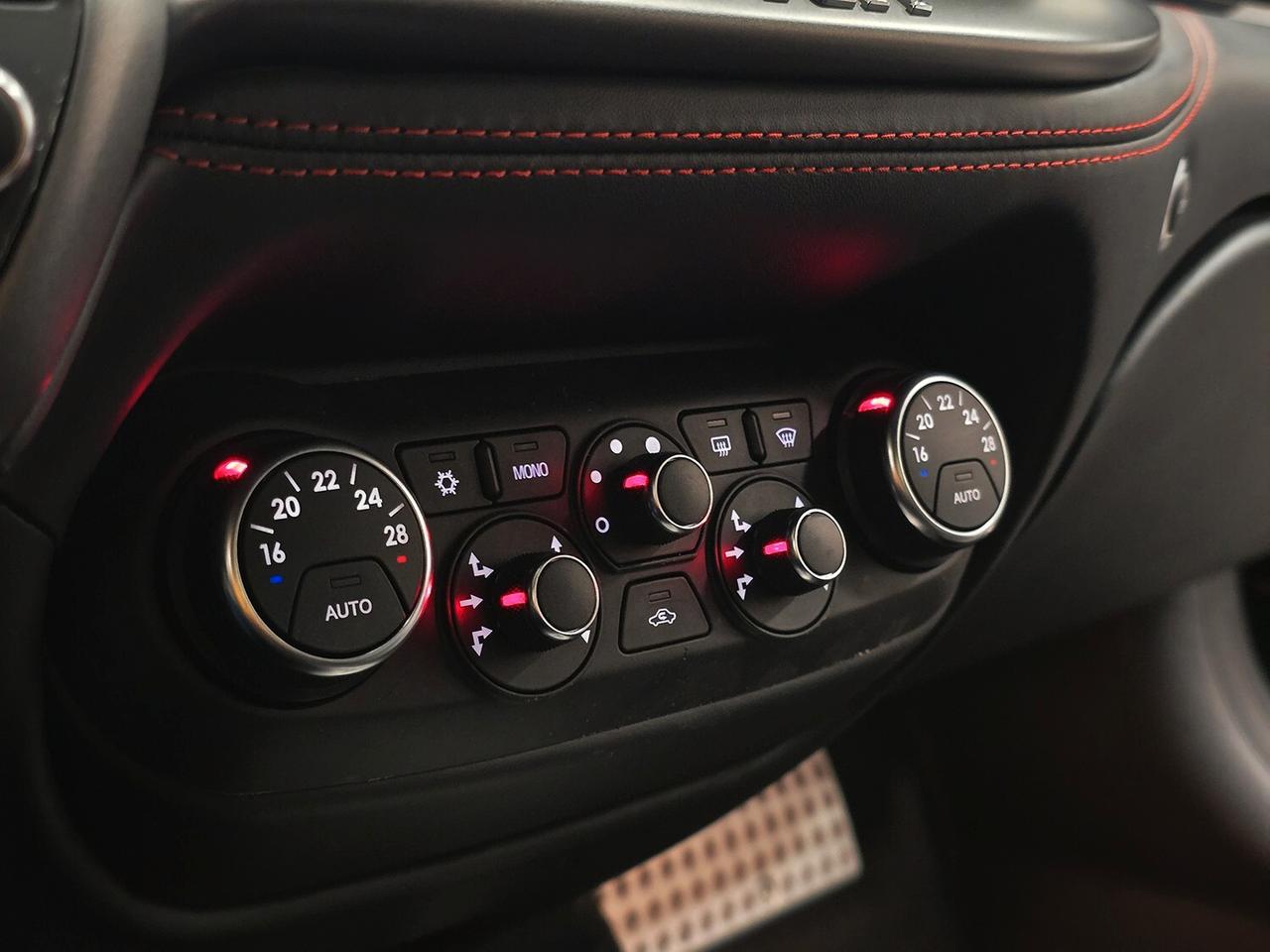 Ferrari F12 Berlinetta 6.3 740CV V12 SERVICE BOOK FERRARI COMPLETO_ KM CERTIFICATI _ CARBONIO _ SEDILI DAYTONA _ GARANZIA 12 MESI