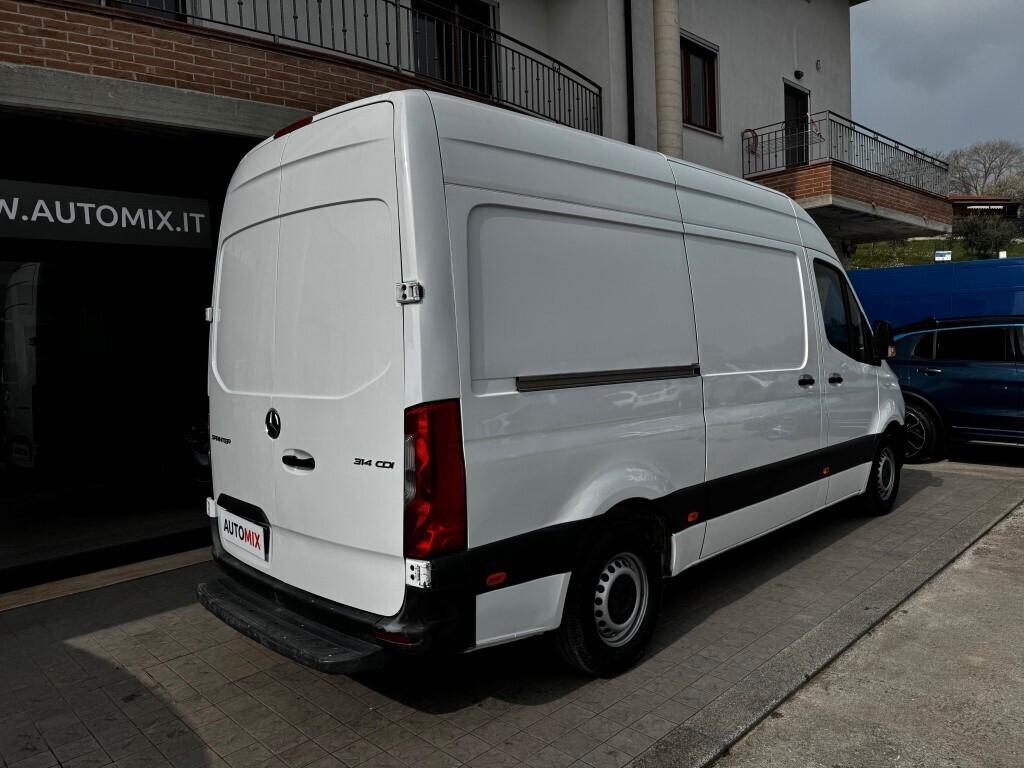 Mercedes-Benz Sprinter Cargo Van L2 H2