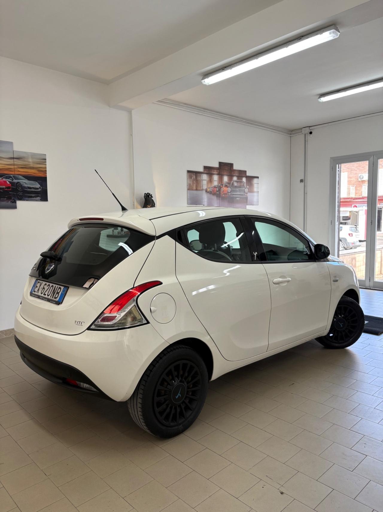 Lancia Ypsilon 1.2 69 CV