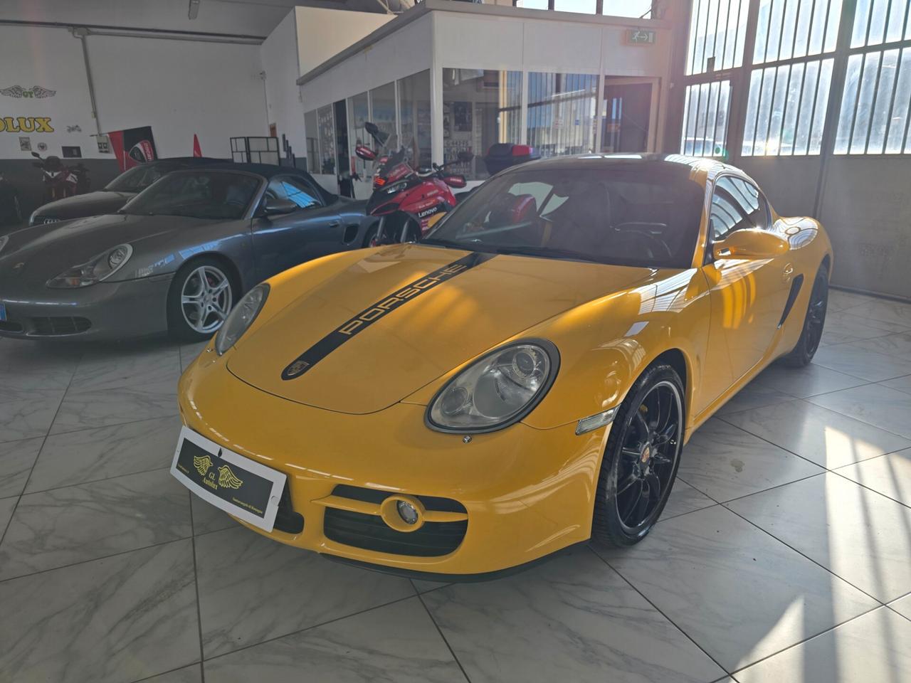 Porsche Cayman 2.7
