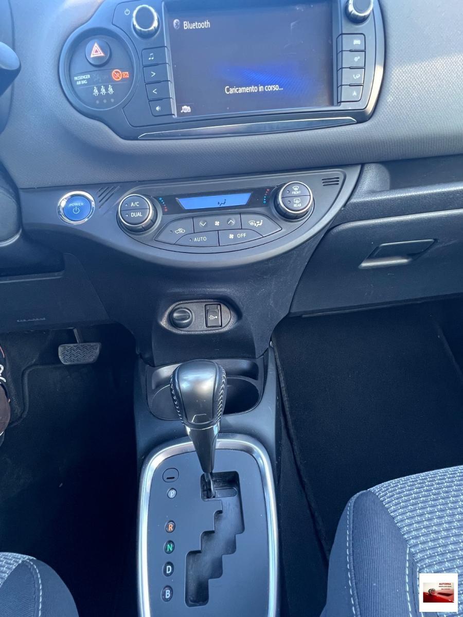 TOYOTA - Yaris - 1.5 Hybrid 5p. Trend "Red Edition"