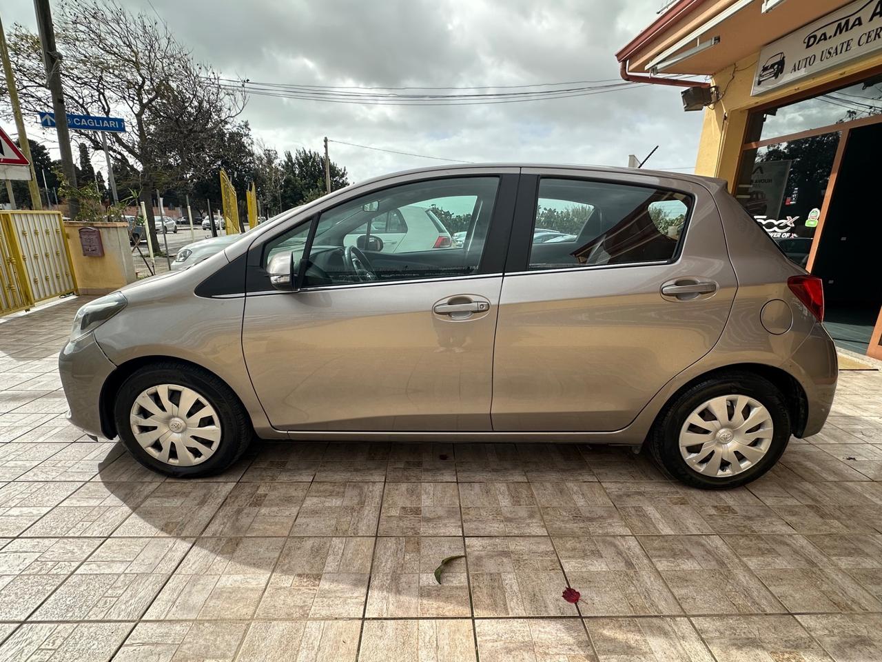 Toyota Yaris 1.0 5 porte Active 2015