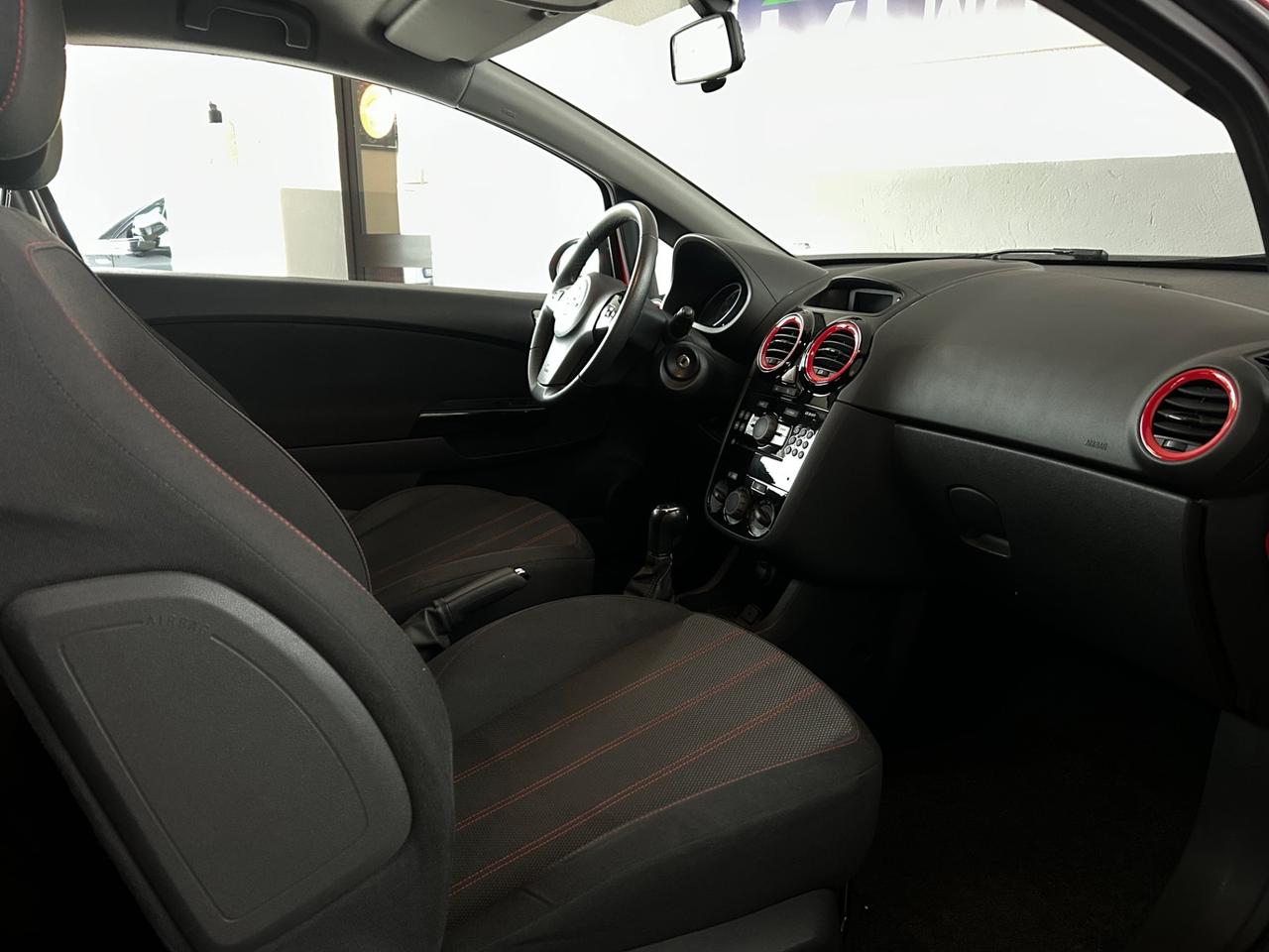 Opel Corsa 1.4 16V 3 porte b-color