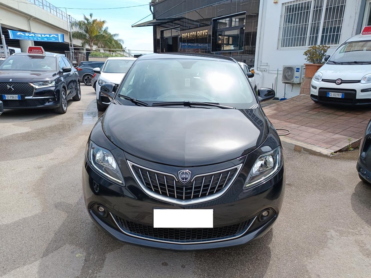 Lancia Ypsilon 1.0 FireFly 5 porte S&S Hybrid Silver
