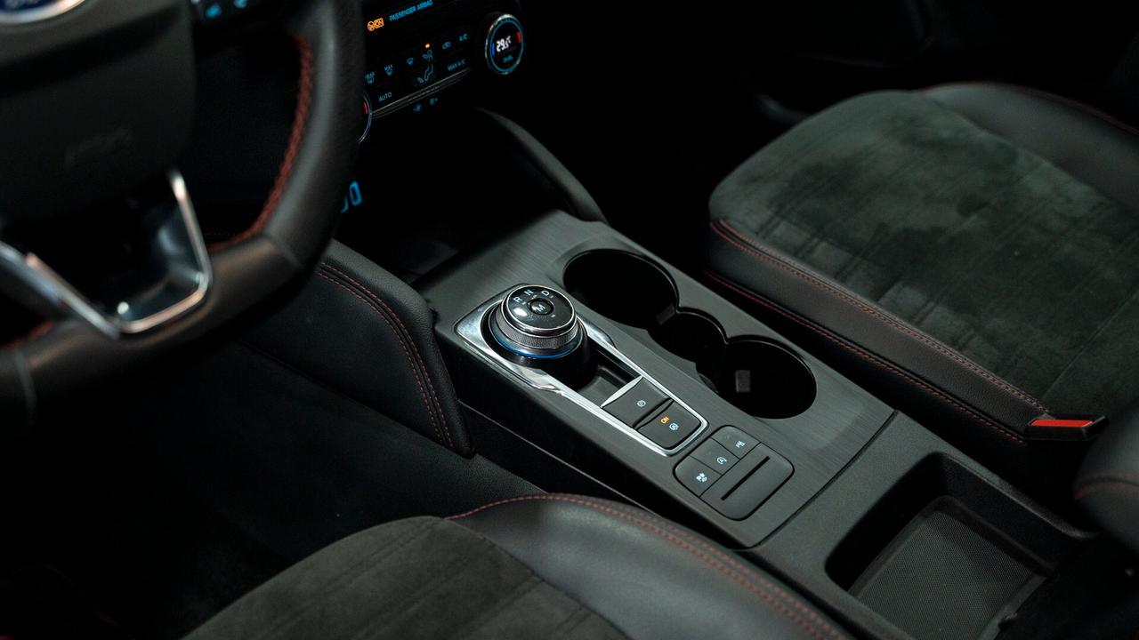 Ford Kuga 1.5 ECOBLUE ST-LINE X 120CV AUTO NAVI ED PELLE FULL OPTIONAL