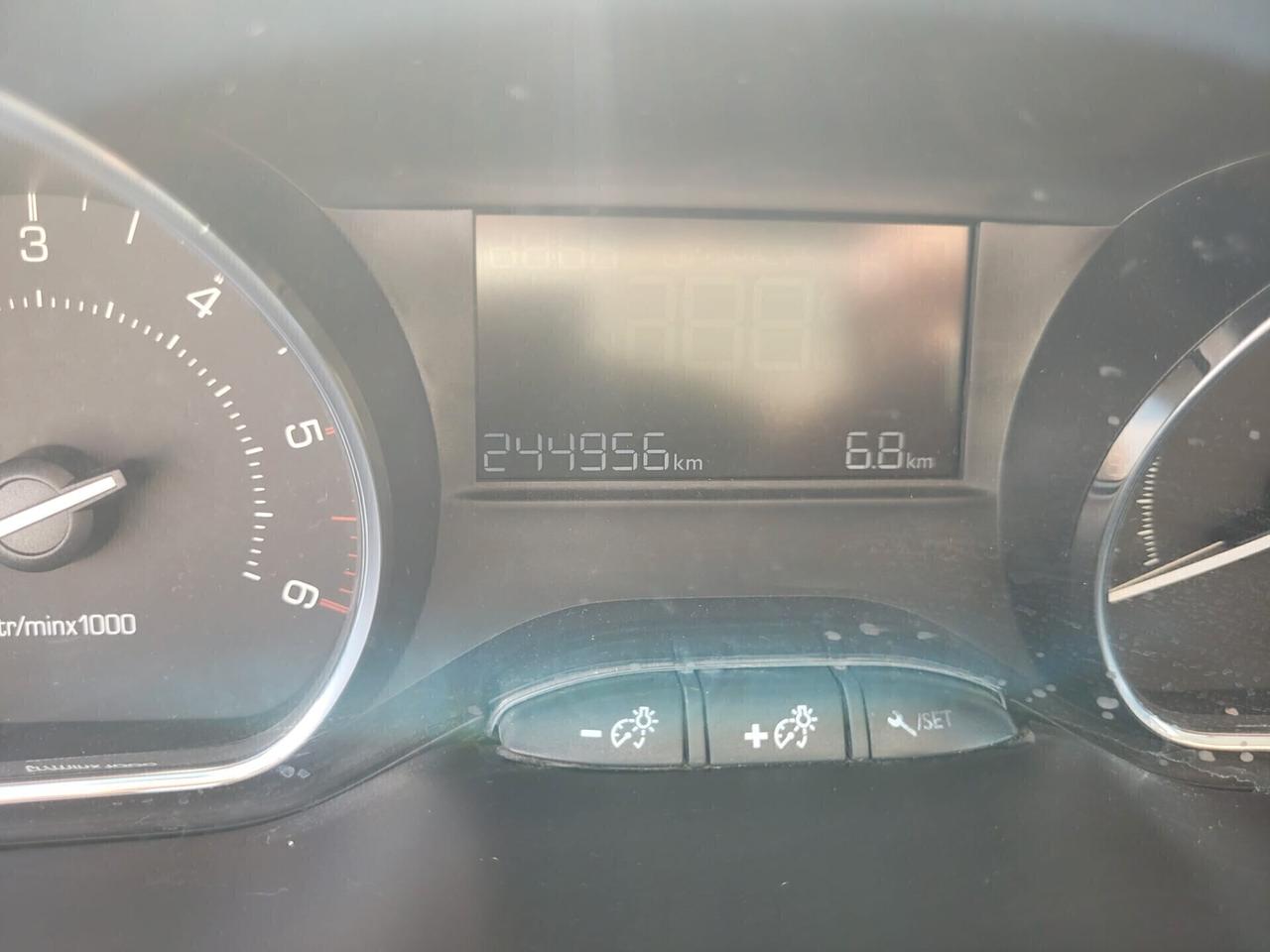 Peugeot 2008 1.6 e-HDi 92 CV Stop&Start Active