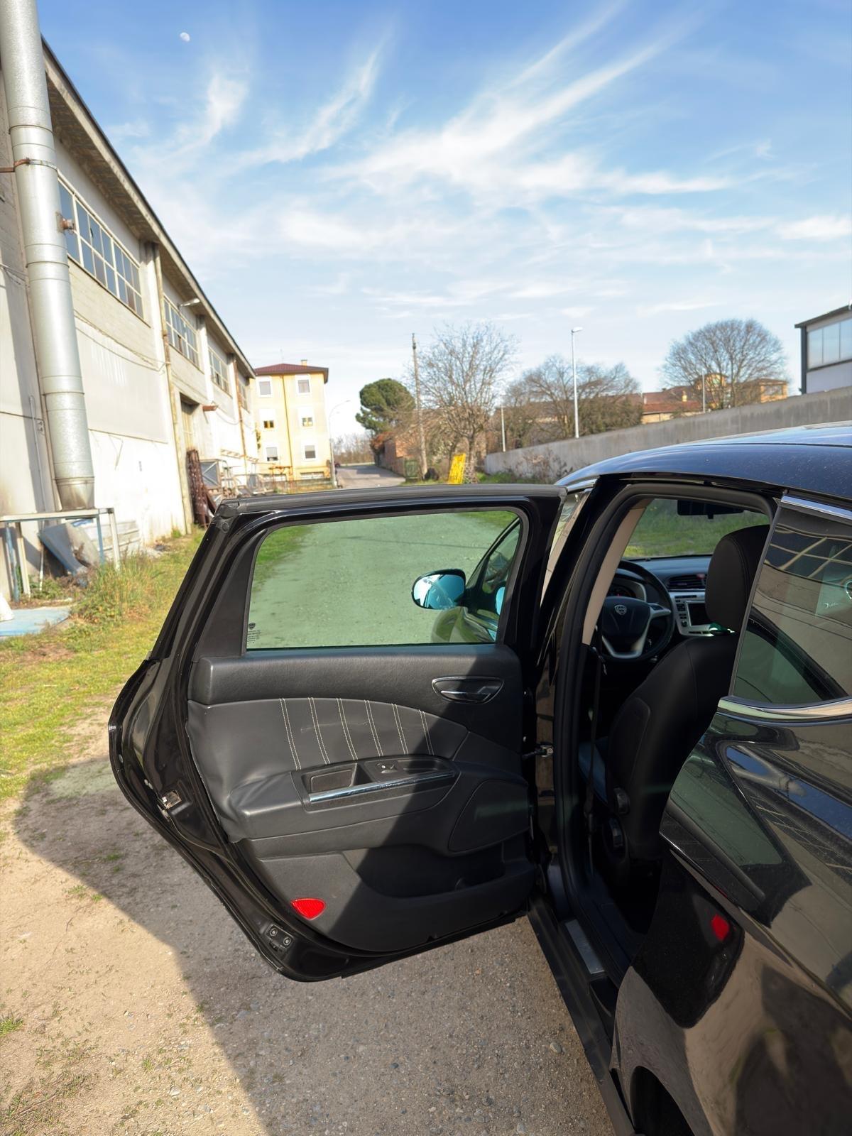 Lancia Delta 1.6 MJT DPF Platino