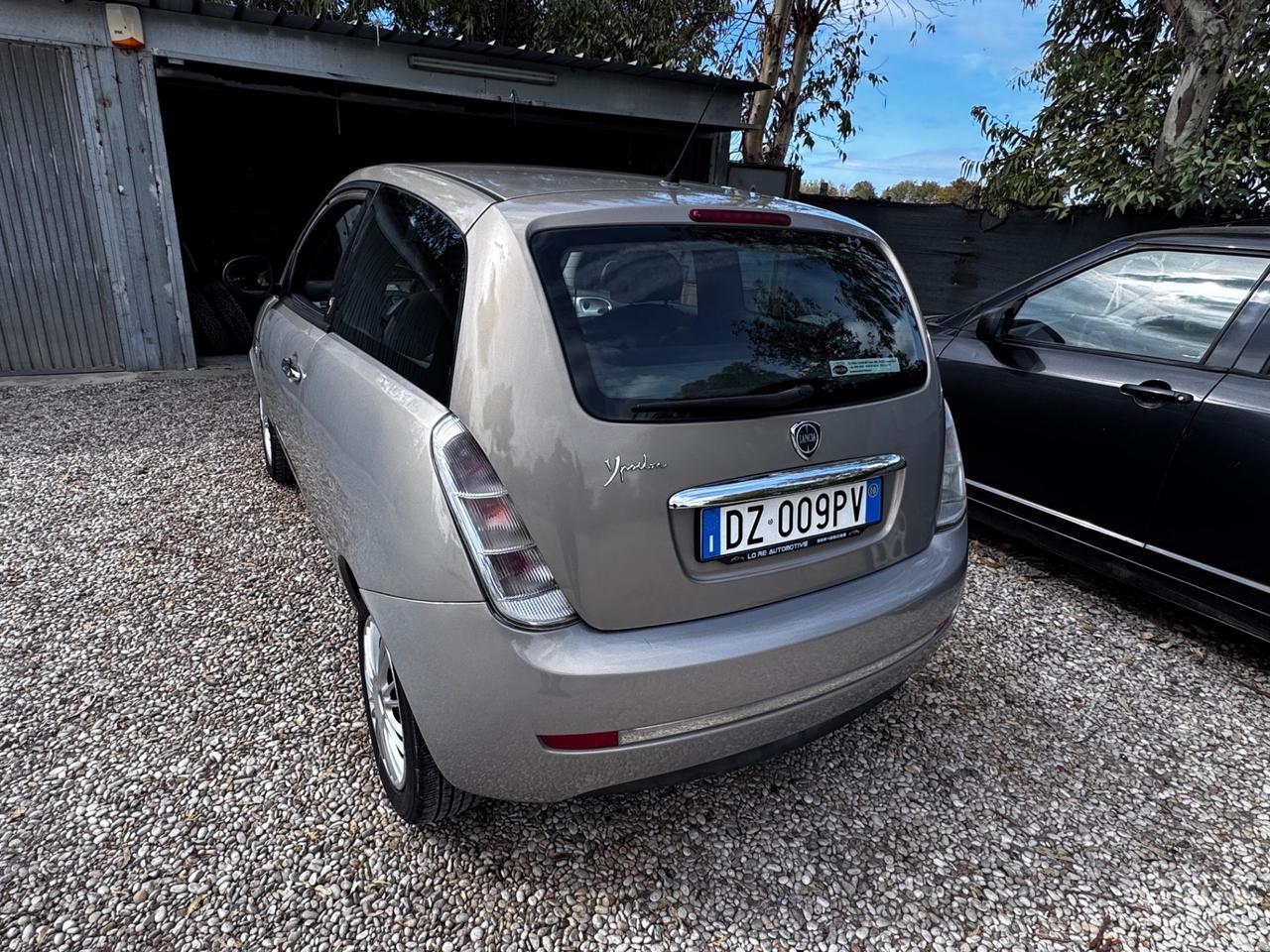 Lancia Ypsilon 1.3 MJT 90 CV Platino