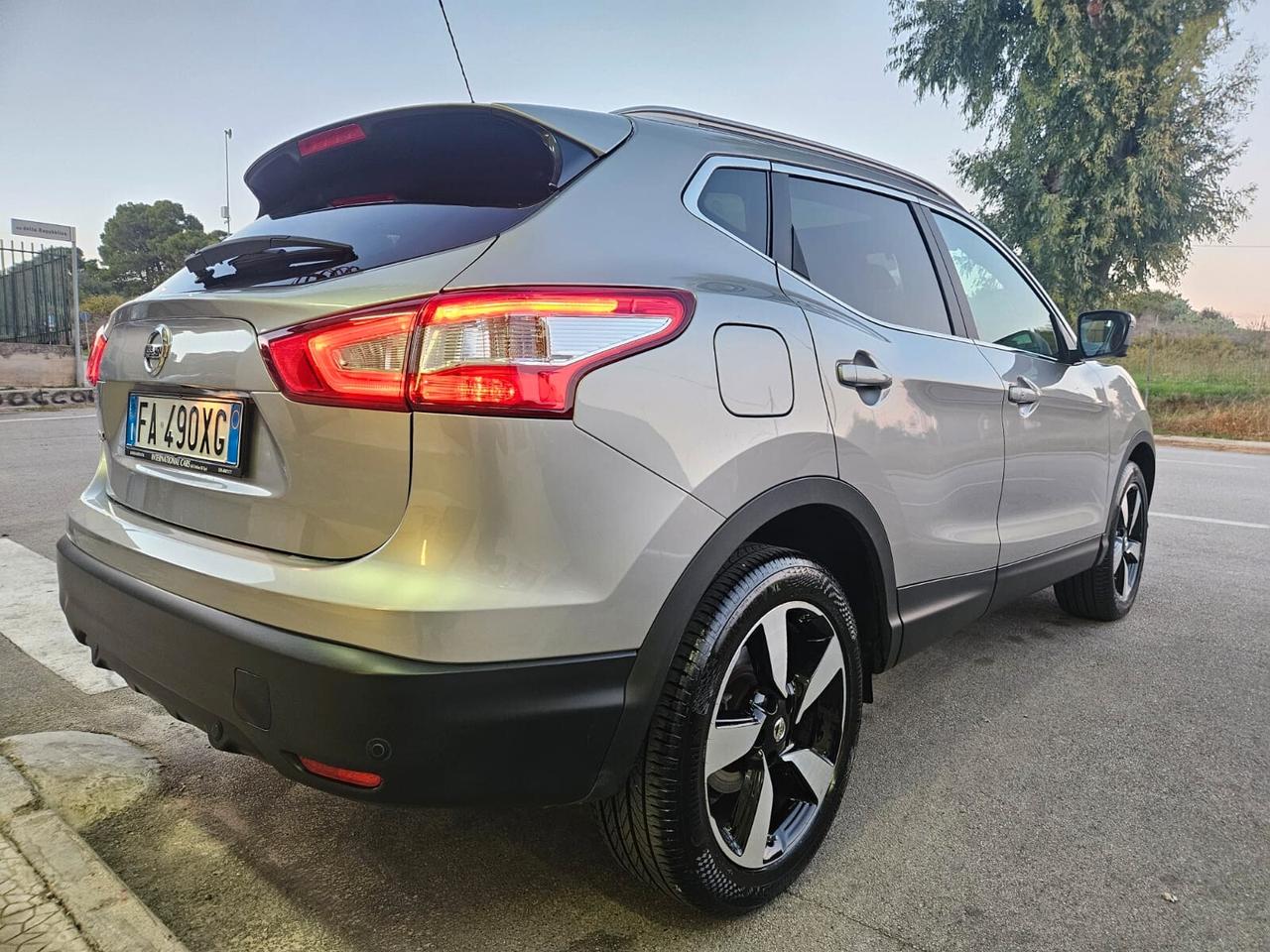 Nissan Qashqai 1.2 benz. DIG-T 360° TETTO PANORAMICO
