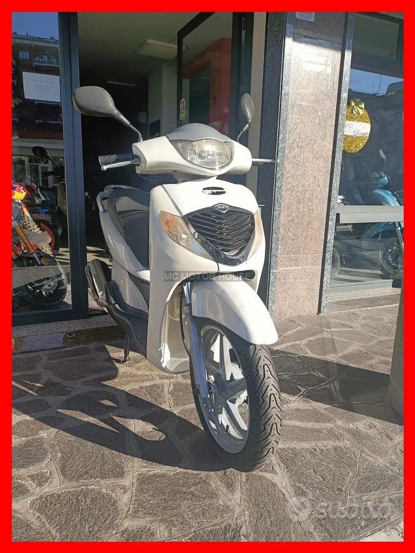 Honda sh 125 #patente b#rate senza busta paga