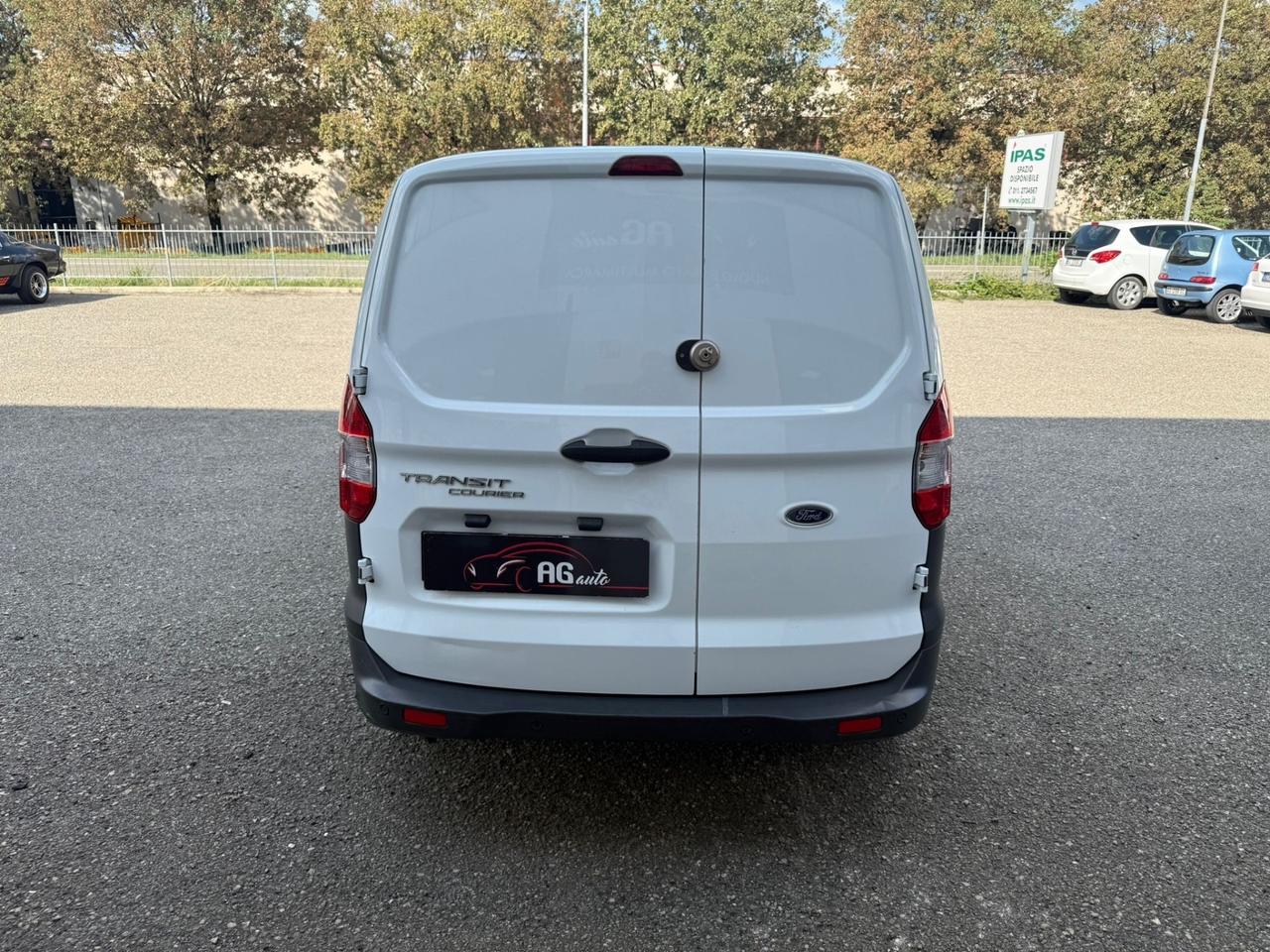 Ford Transit Courier 1.5 TDCi 75CV Van Entry