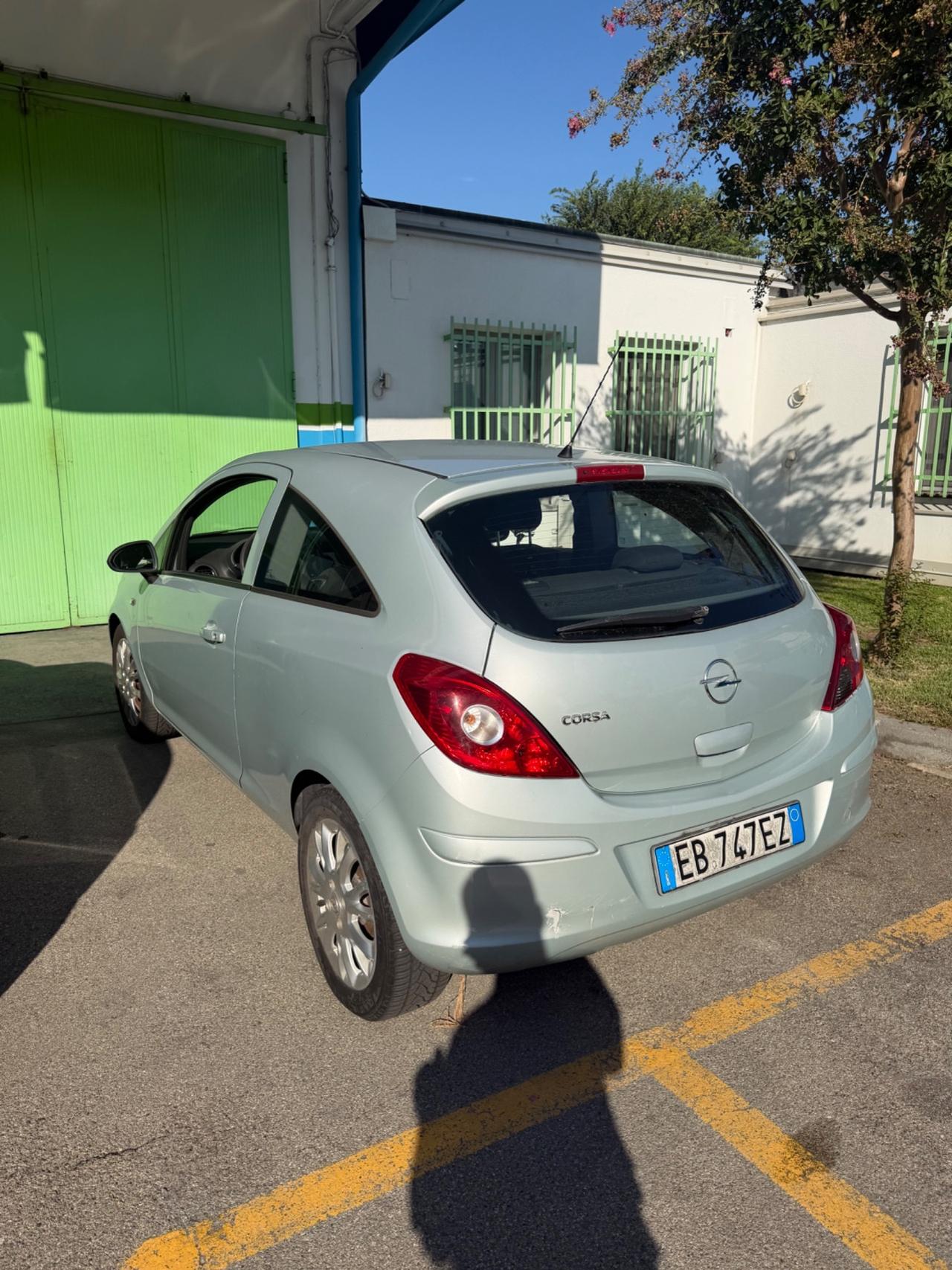 Opel Corsa 1.2 3 porte Sport