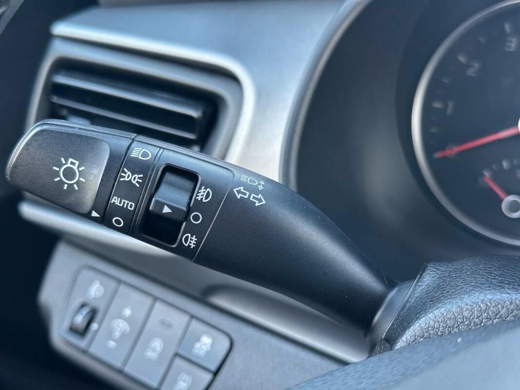 Kia Stonic 1.0 t-gdi mhev Urban 100cv CON TELECAM E CARPLAY