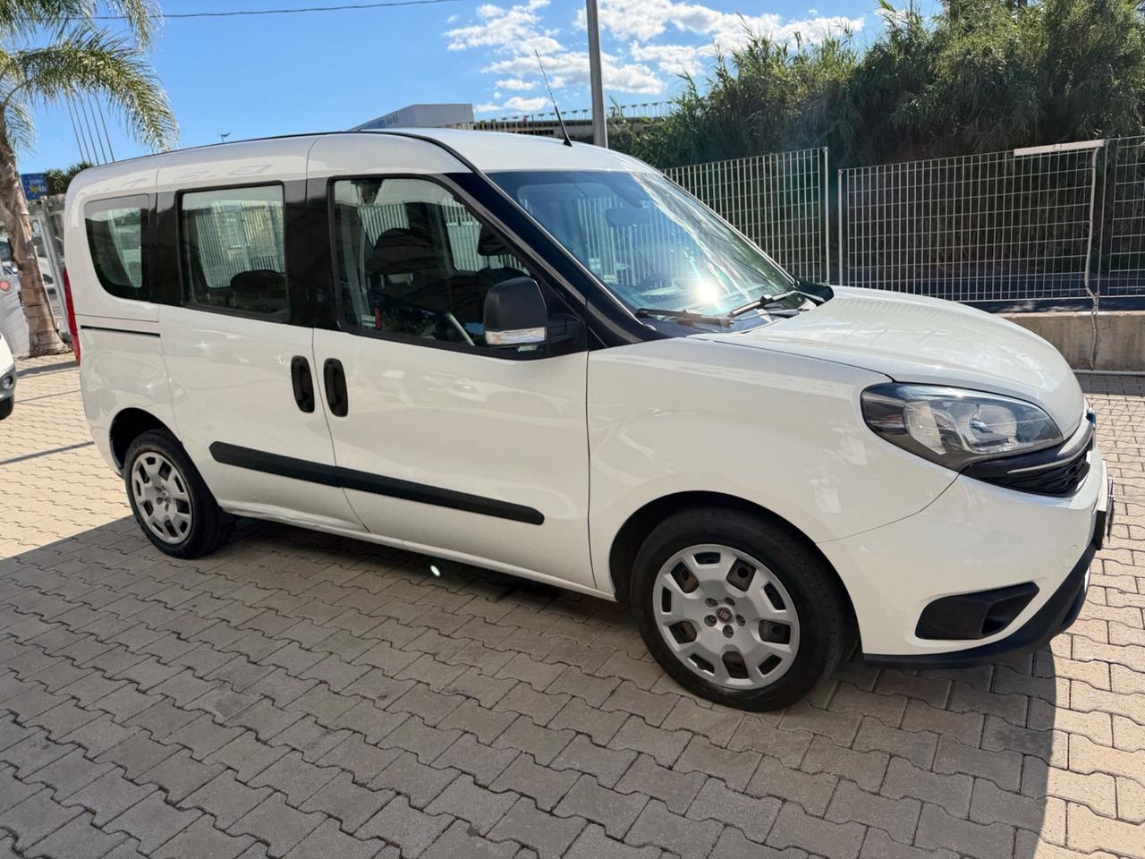 FIAT DOBLO 1.6 DIESEL AUTOCARRO CON POSTI