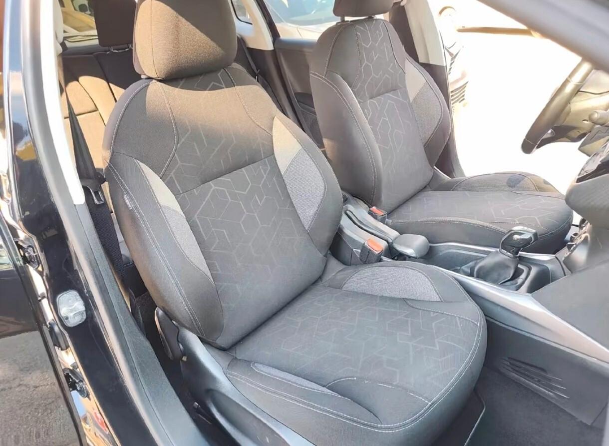 Peugeot 2008 1.6 BlueHDi 100 CV Allure
