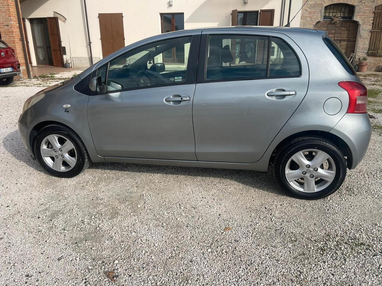Toyota Yaris 1.0 3 porte Sol