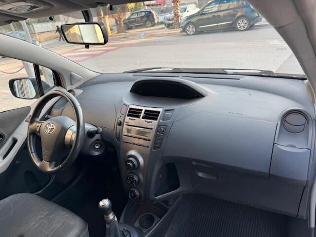 Toyota Yaris 1.0 5 porte Sol