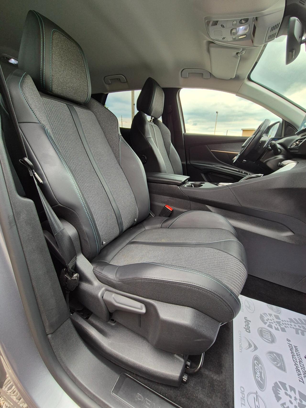 Peugeot 3008 Hybrid 225 e-EAT8 Allure Pack