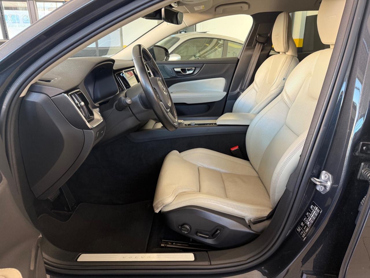 Volvo V60 D4 Geartronic R-design