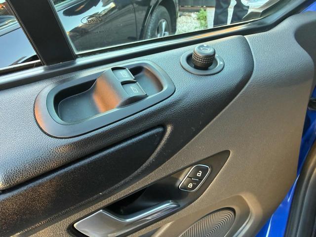 FORD Transit Custom 300 2.0 EcoBlue Hybrid 170 PL Furg. Titanium