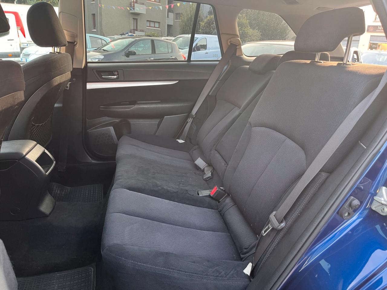 Subaru OUTBACK 2.0D Exclusive - 2013