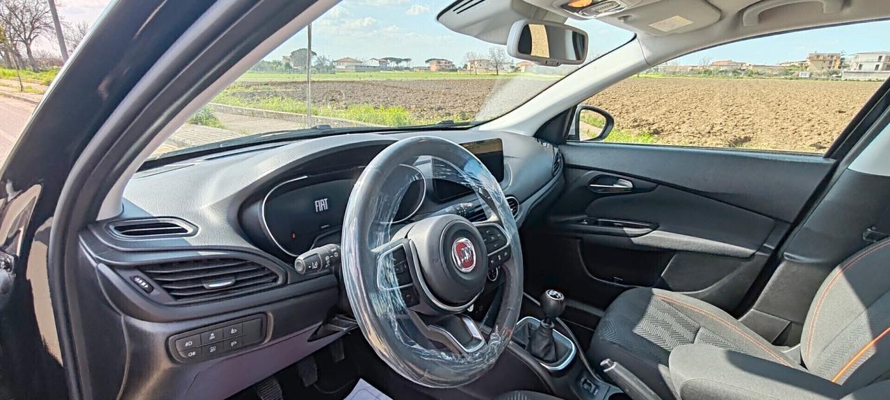Fiat Tipo 1.6 Mjt S&S SW Cross GARMIN