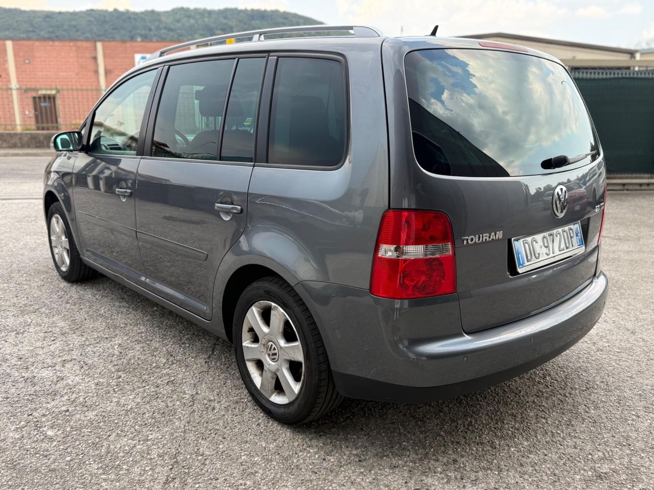 Volkswagen Touran 2.0 TDI DPF DSG Highline