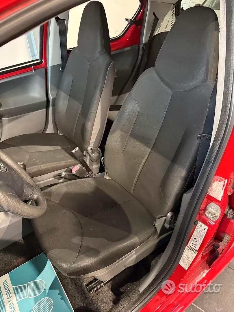 TOYOTA AYGO ROSSA - 1.0 5 PORTE - NEOPATENTATI