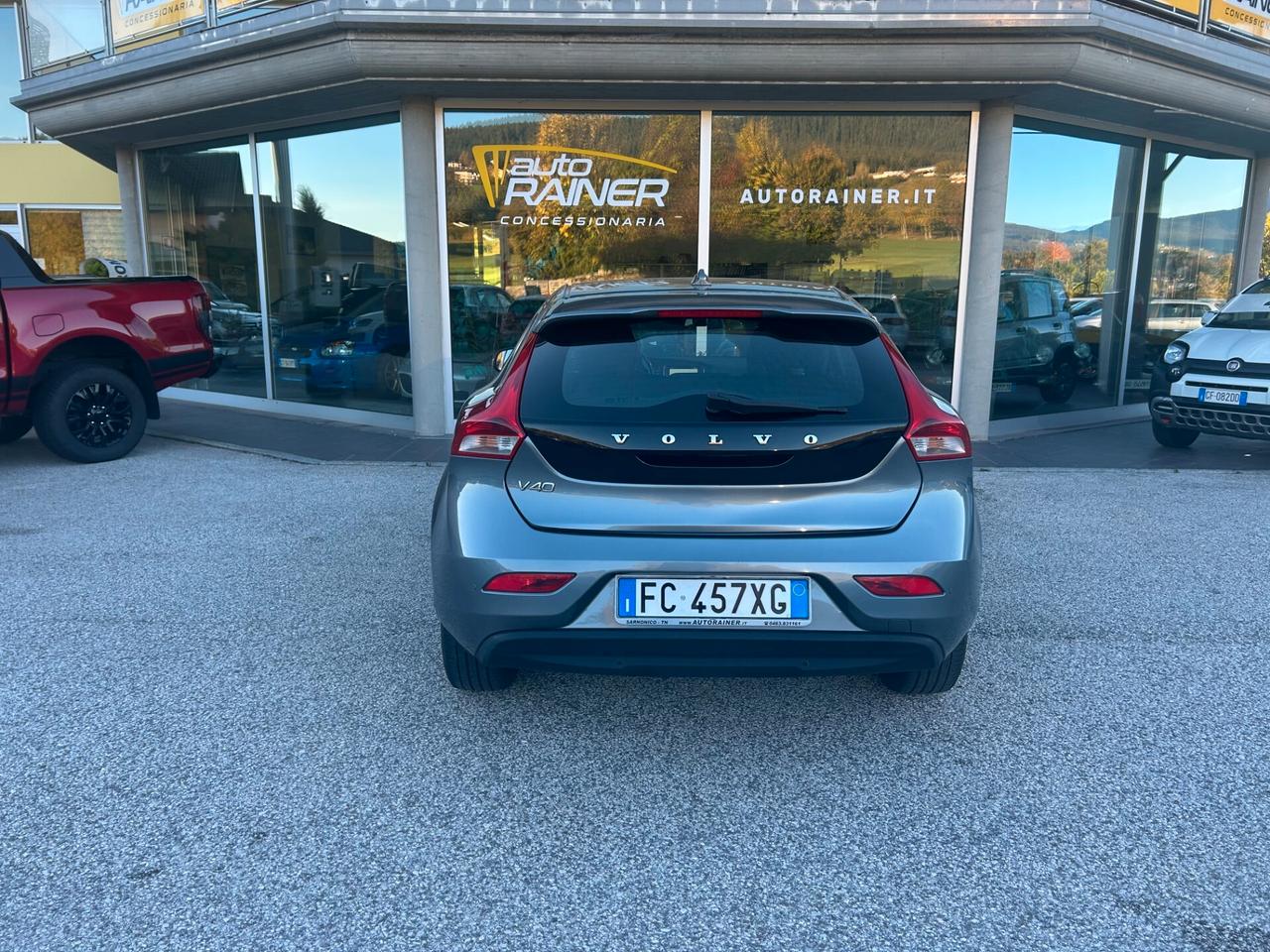 Volvo V40 2.0 d2 120cv R-design Momentum geartronic "AUTO"