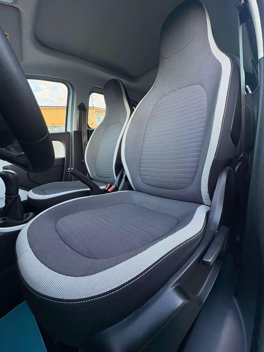 Renault Twingo SCe EDC Intens