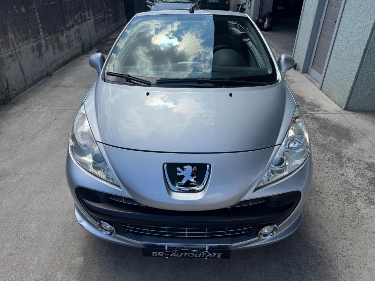 Peugeot 207 1.6 HDi 110CV CC Féline