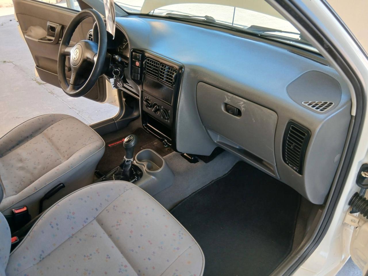 Volkswagen Caddy 1.9 SDI Van Vetrato 01