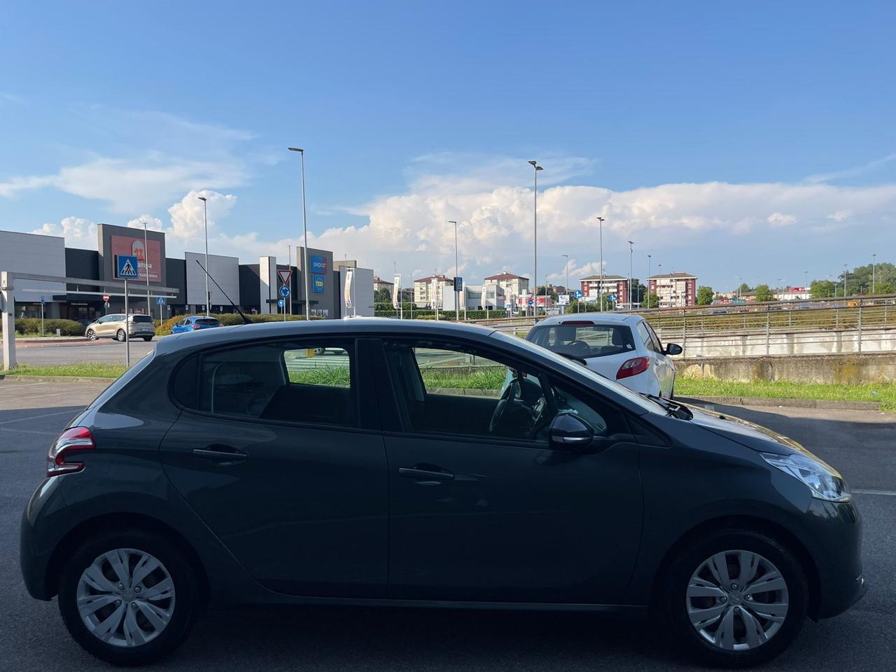 Peugeot 208 PureTech 82 5 porte Allure