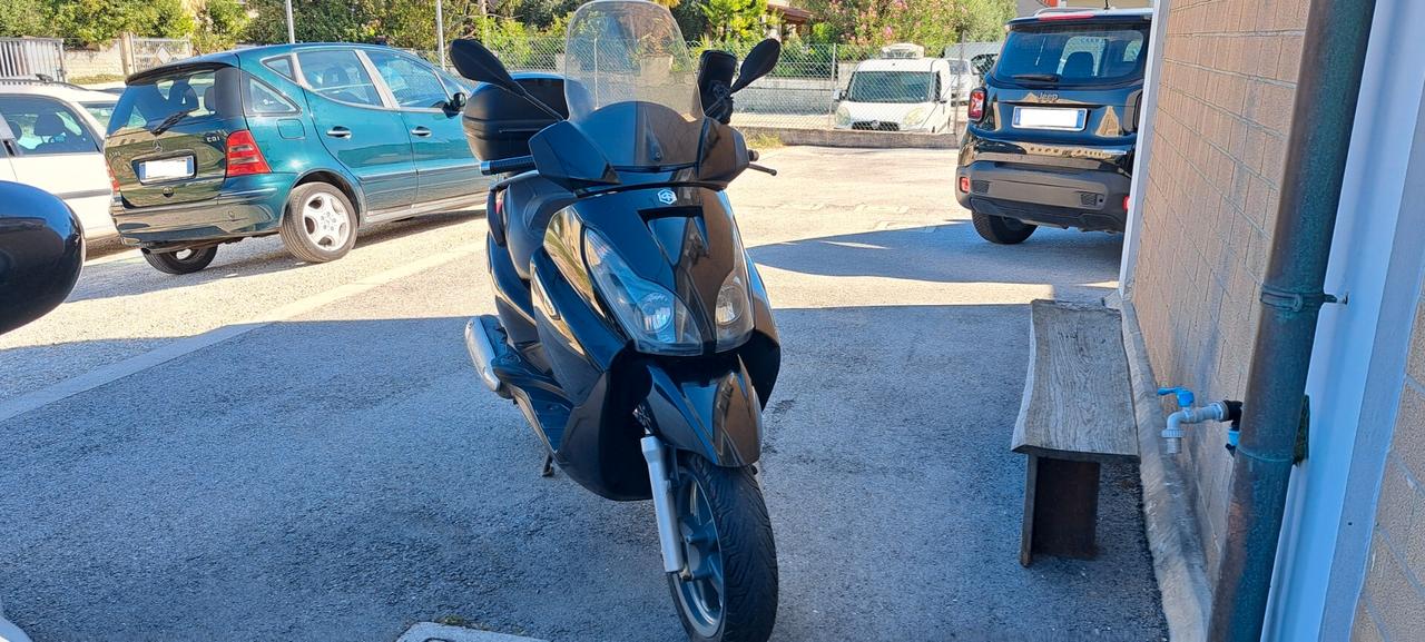 Piaggio X 7 250
