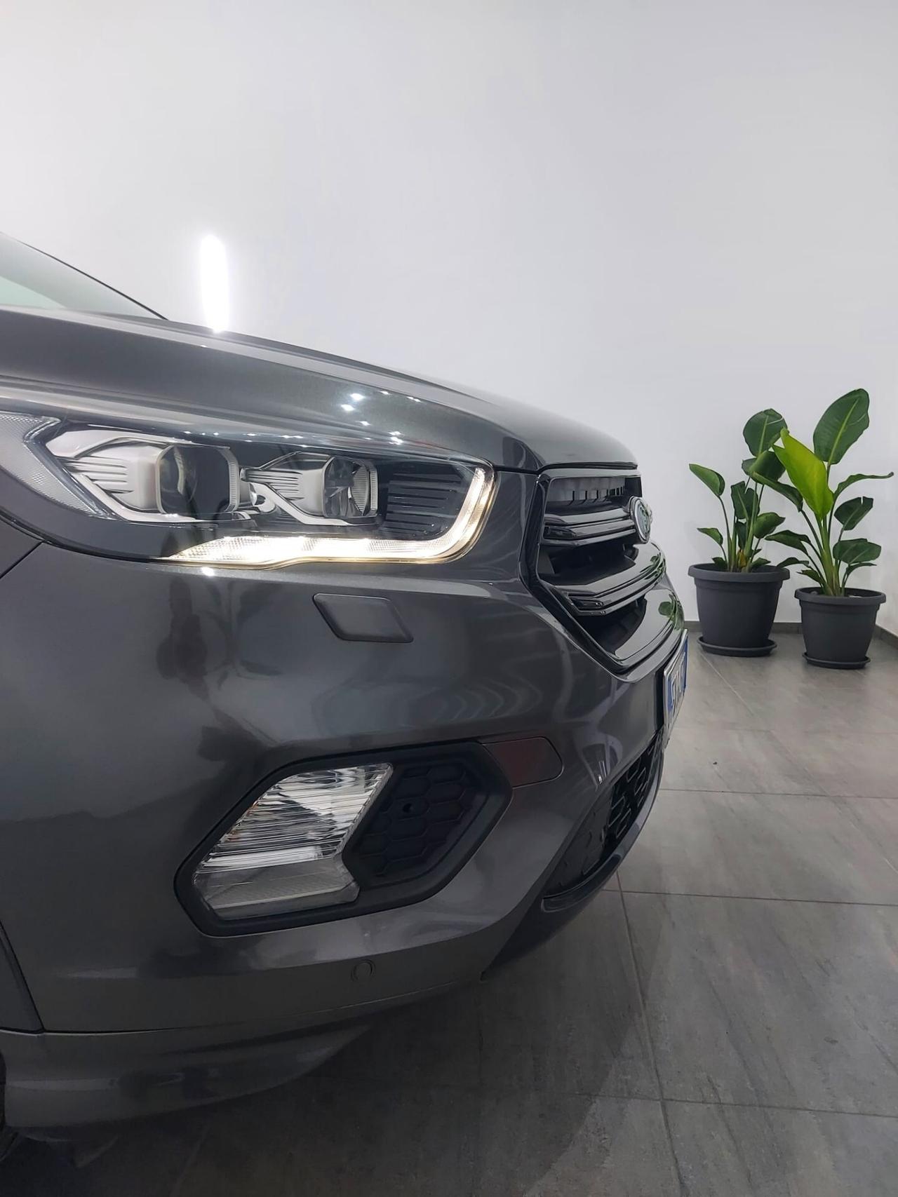 Ford Kuga 1.5 TDCI 120 CV S&S 2WD ST-LINE