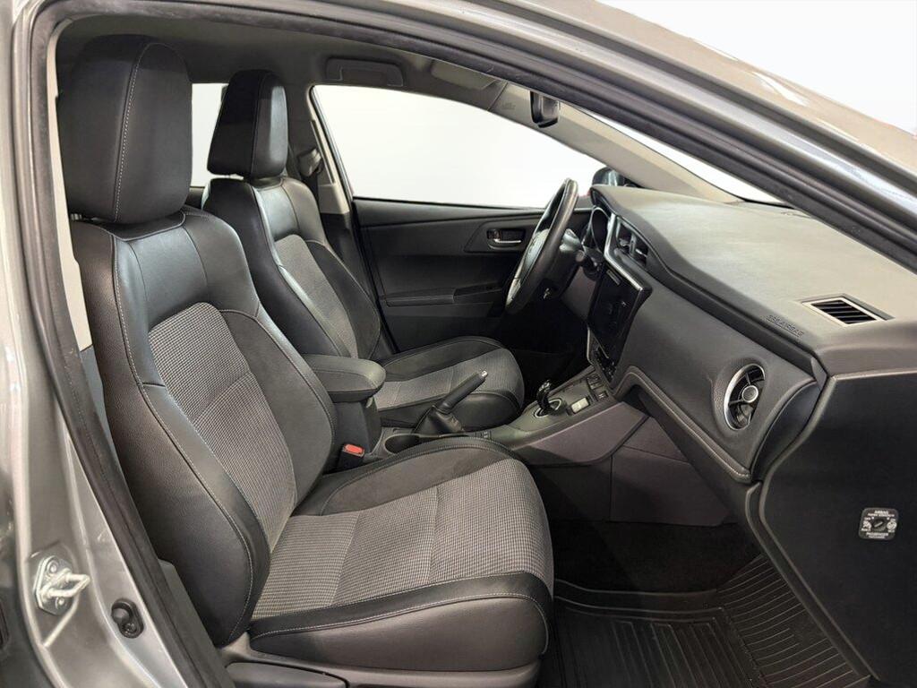 Toyota Auris Touring Sports 1.8 Hybrid Lounge CVT