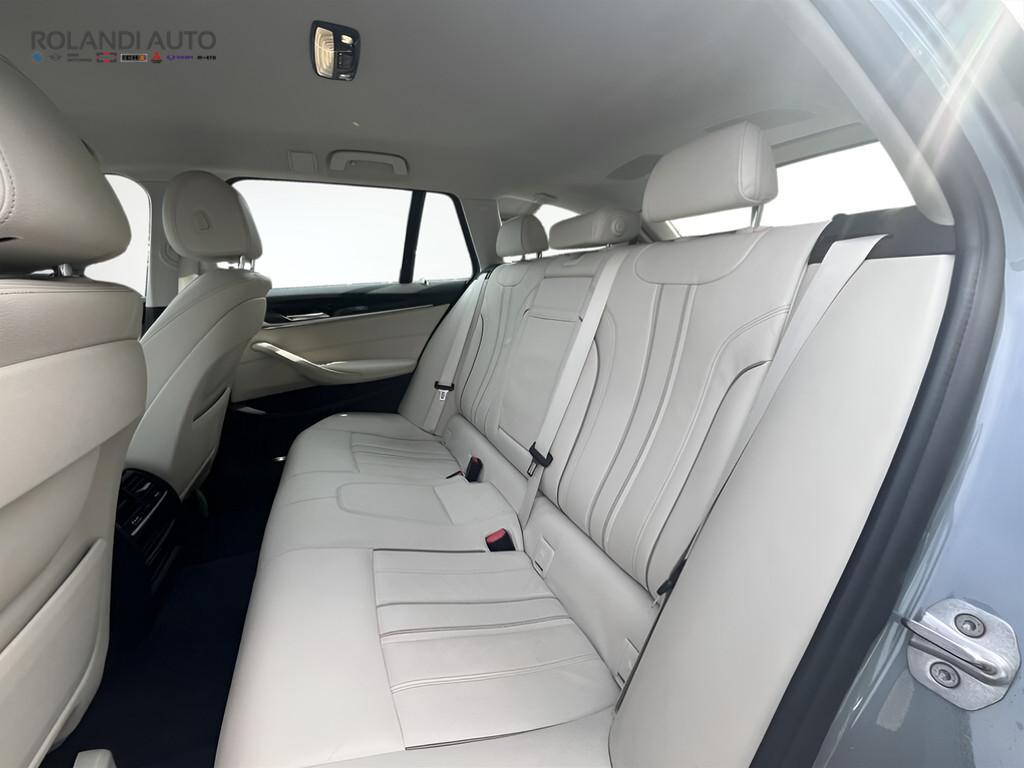 BMW Serie 5 Touring 520 d Luxury Steptronic