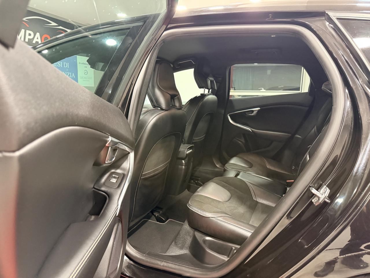 Volvo V40 D3 R-design