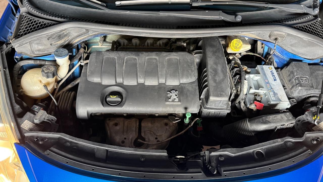 Peugeot 207 1.4 8V 75CV 5p. X Line
