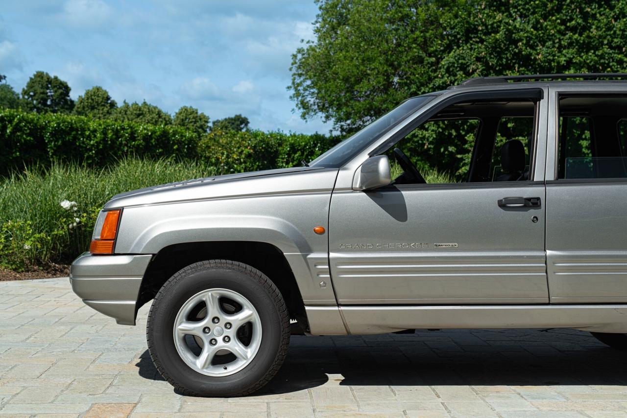 Jeep Grand Cherokee LIMITED LX 5.9 V8 - JEP00027