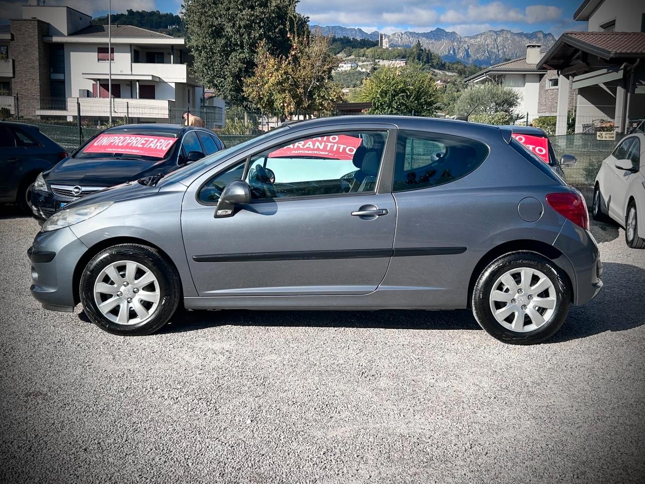 Peugeot 207 1.4 8V 75CV