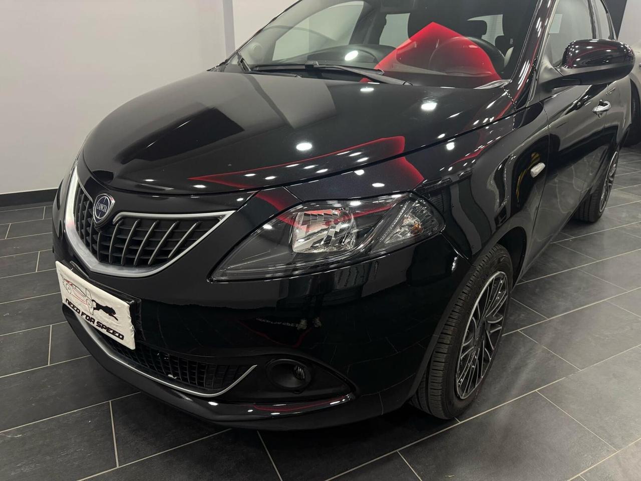 Lancia Ypsilon 1.0 FireFly 5 porte S&S Hybrid Ecochic UnYca