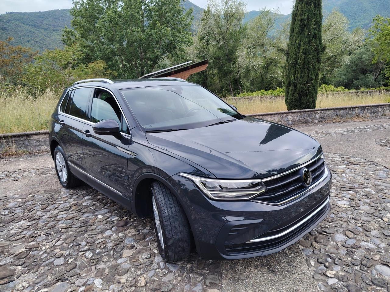 Volkswagen Tiguan 2.0 TDI 150 Cv Life Aziendale Iva Esposta Italiana 60.000Km-CONSEGNA IN TUTTA ITALIA-