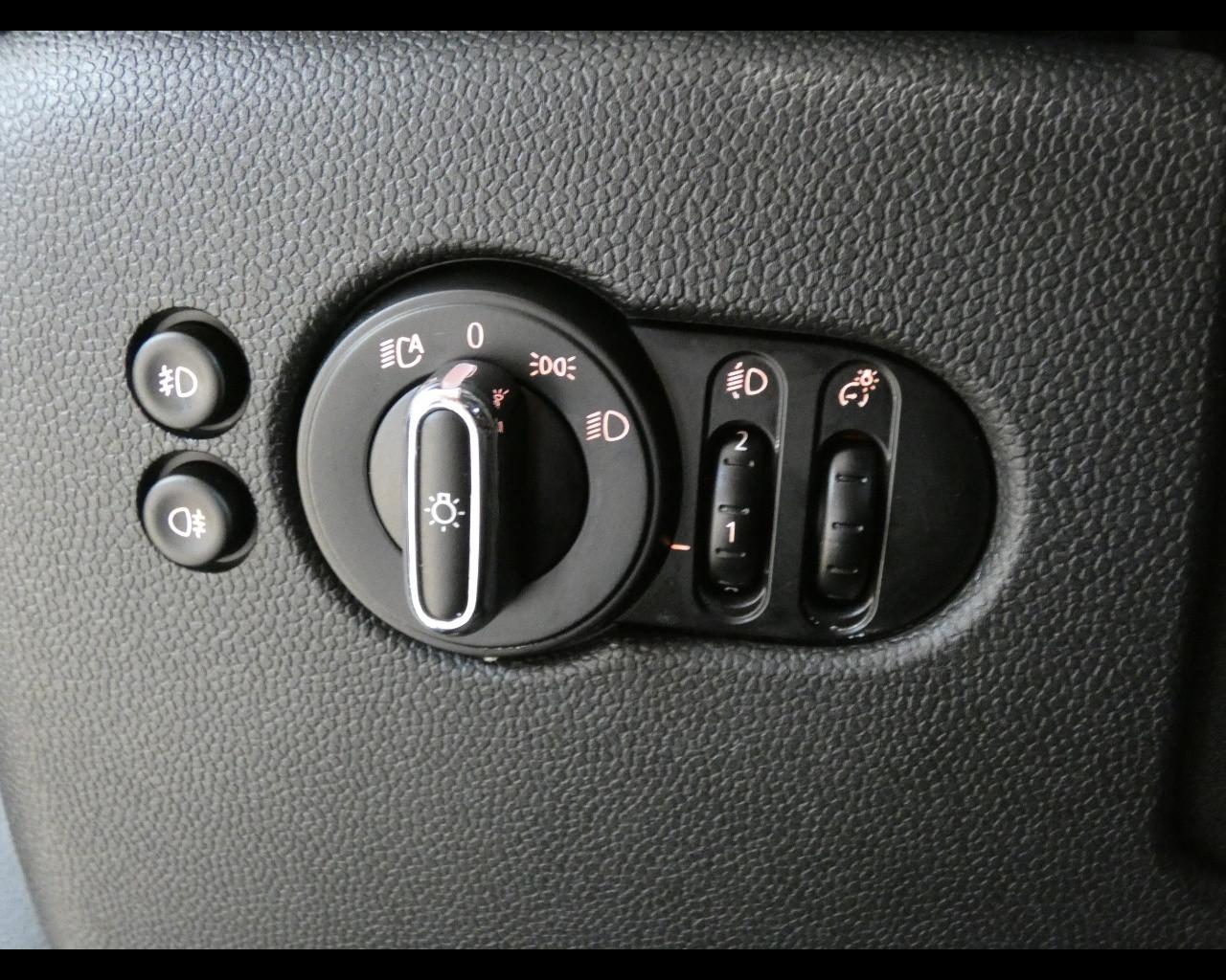MINI Mini 5 porte (F55) - Mini 1.5 One 75 CV Baker Street 5 porte