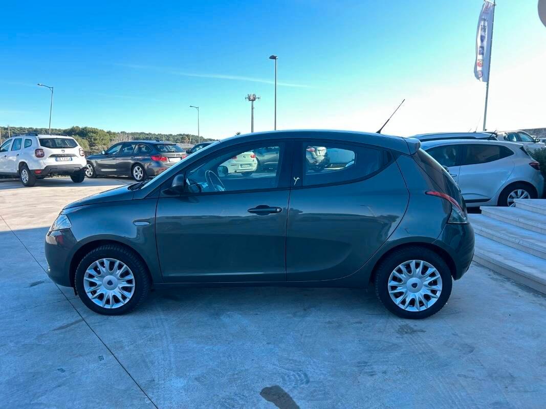 Lancia Ypsilon 1.2 8v Silver c clima 69cv