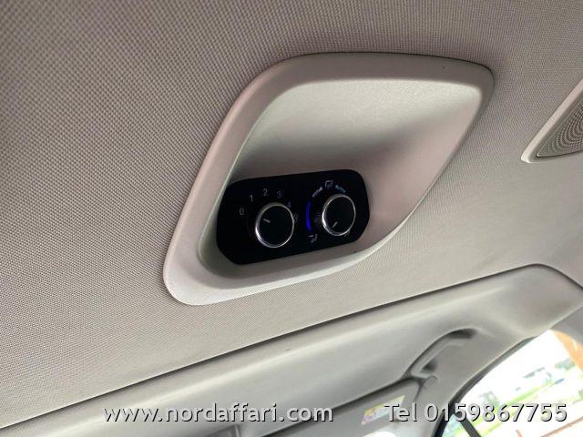 FORD Tourneo Custom 320 2.0 TDCi 130CV PC Titanium 9 POSTI