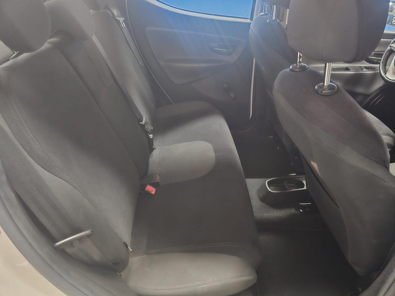Lancia Ypsilon 1.2 69 CV 5 porte Platinum