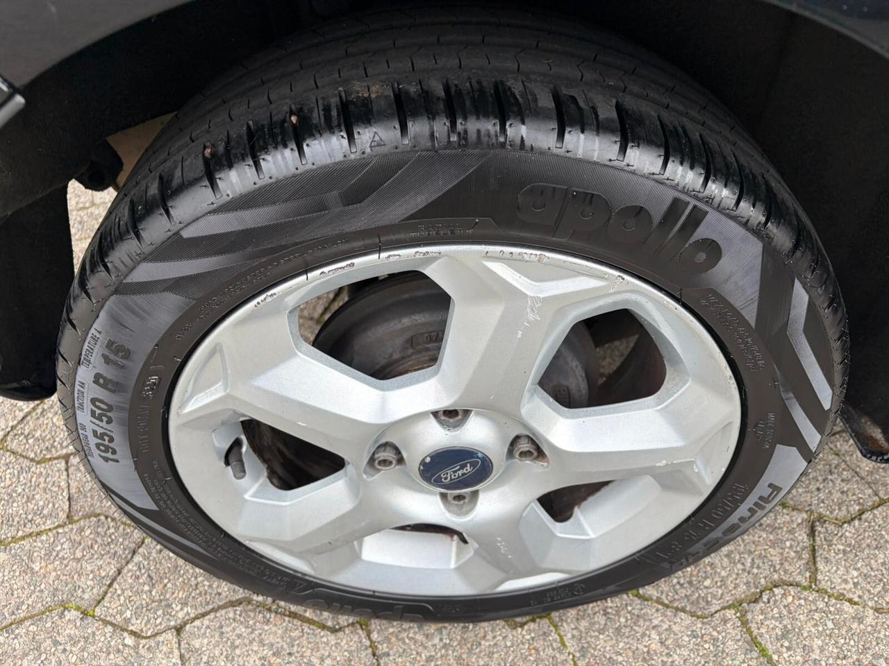 Ford Fiesta 1.4 5 porte Bz.- GPL Titanium*NEOPATENTATI