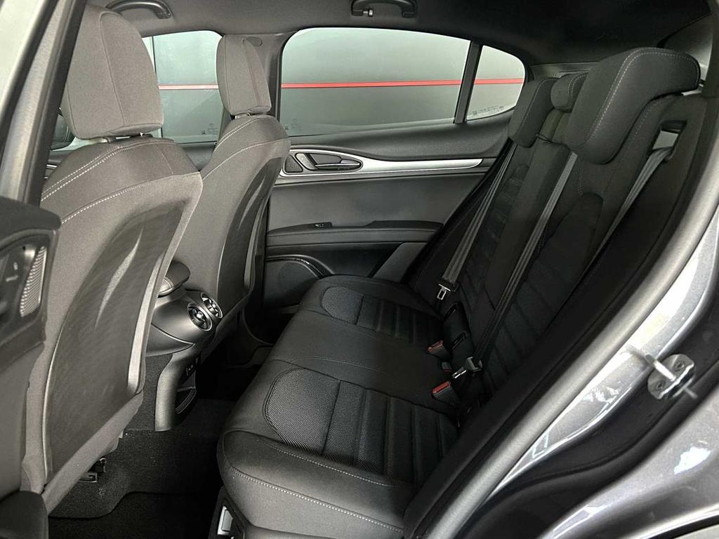 Alfa Romeo Stelvio 2.2 t Sprint Q4 210cv auto