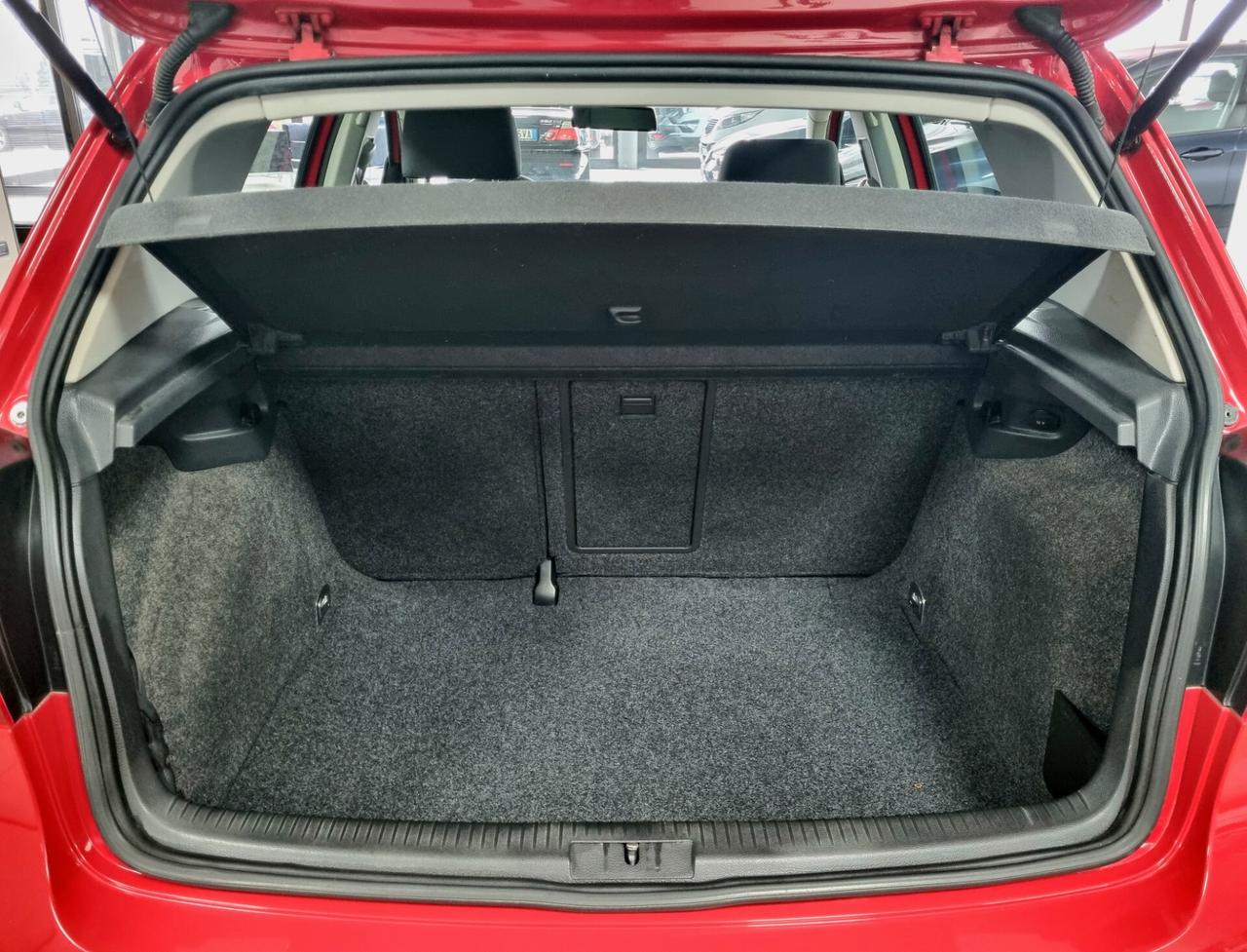 VOLKSWAGEN GOLF 1.6 BENZINA 102CV 5p. COMFORTLINE